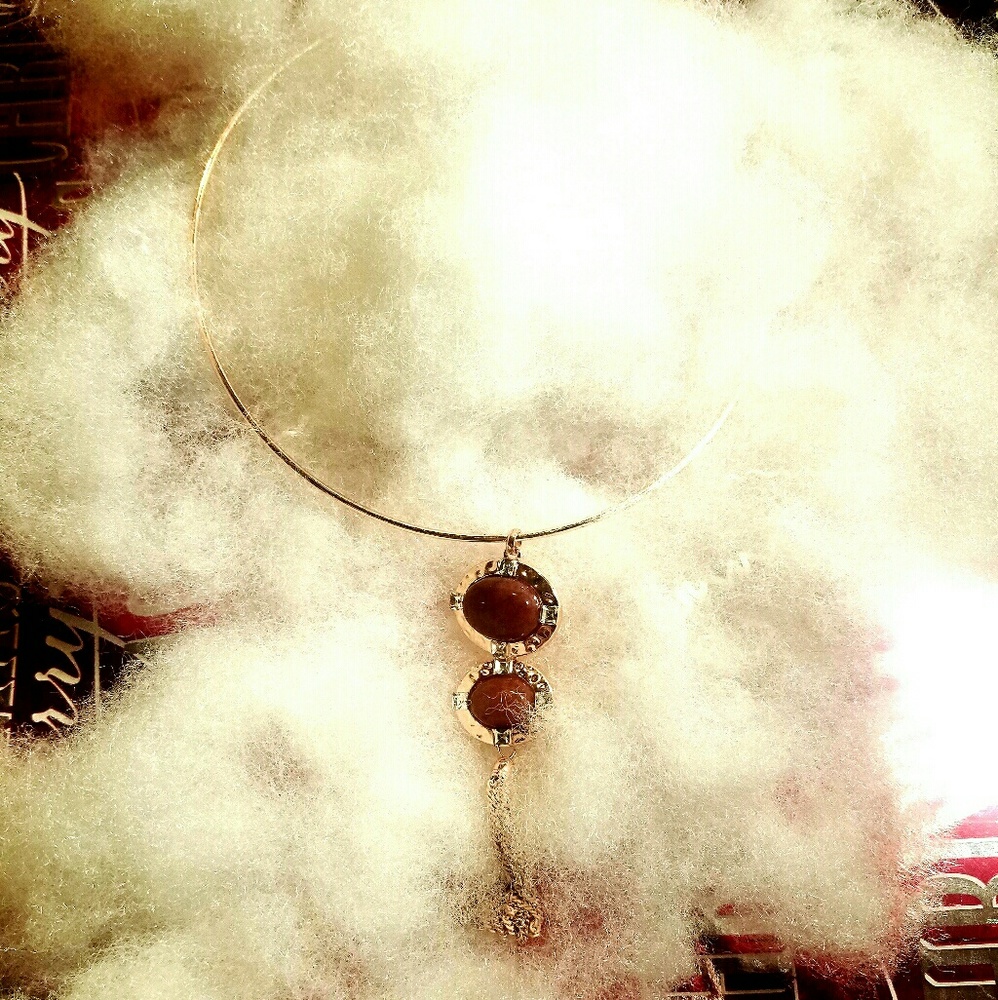 Gold pendant nacklace